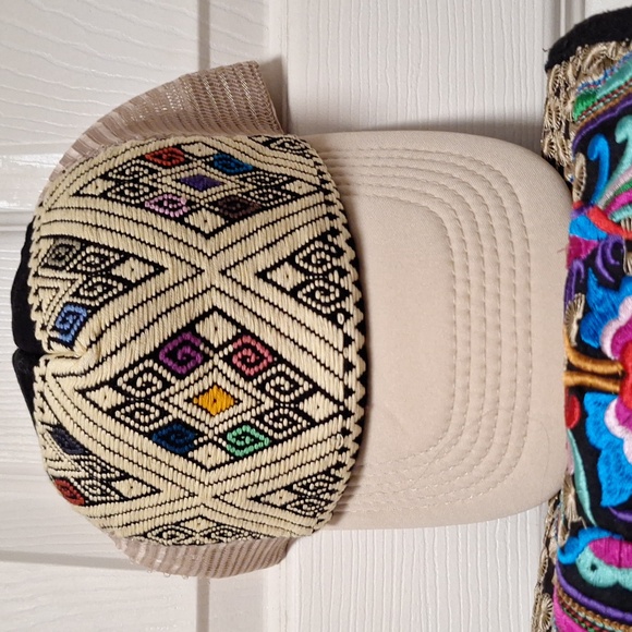 Multi Color Back Pack and matching Cap - Picture 3 of 3